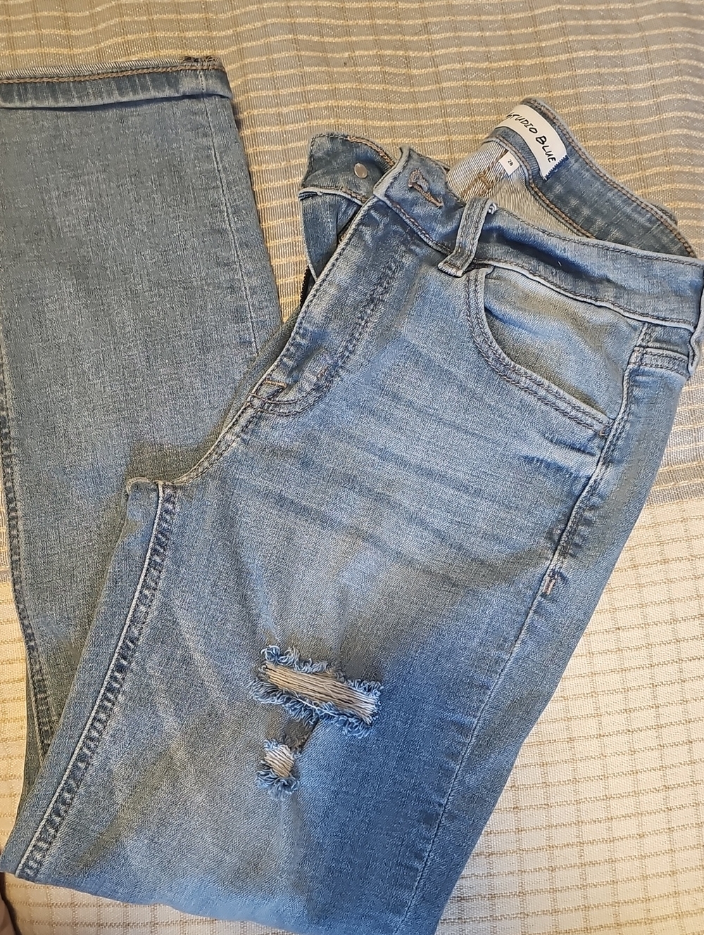 Studio Blue Light Blue Distressed Women’s Jeans